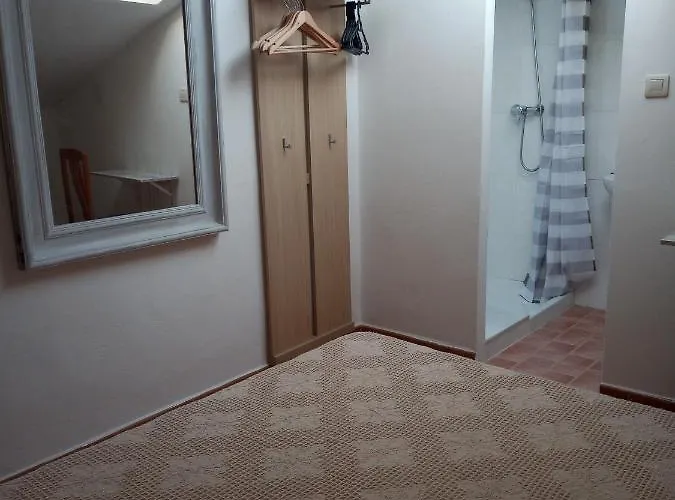 Pensjonat ** Abaca Gijón