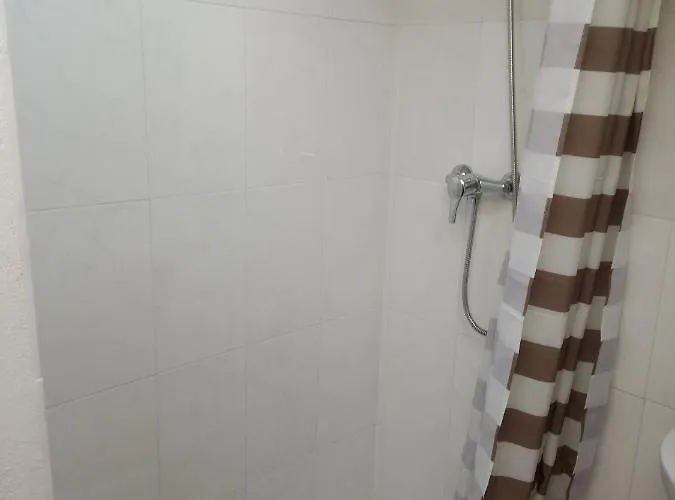 Pensjonat ** Abaca Gijón