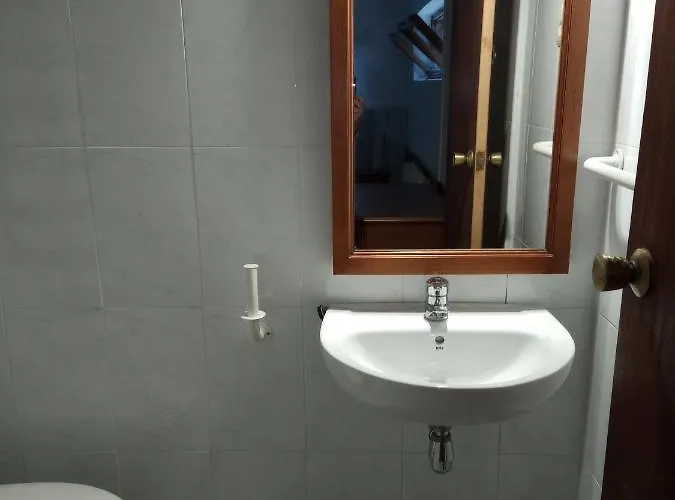 Pensjonat ** Abaca Gijón