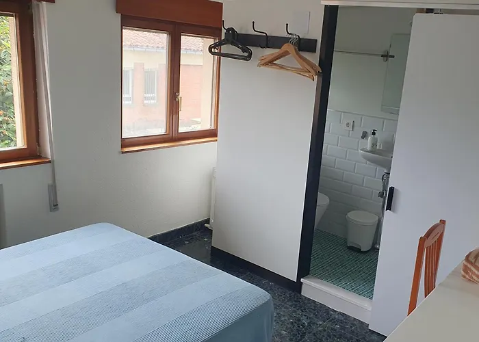 Pensión ** Abacá Gijón